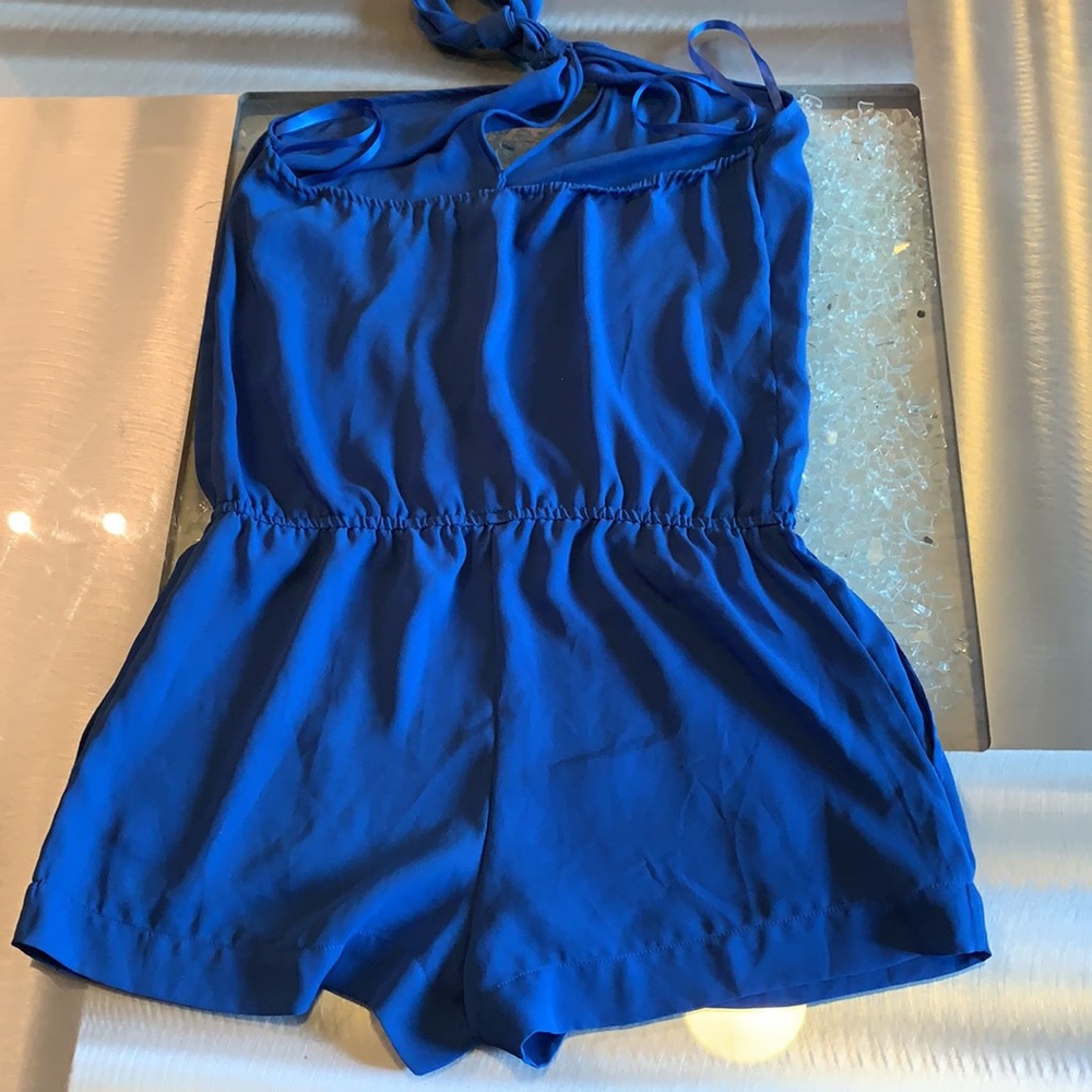 One piece - Picture 2 of 2